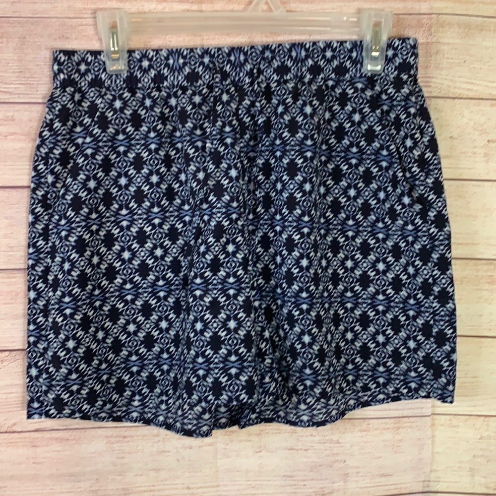 Vince Camuto Printed Shorts Small